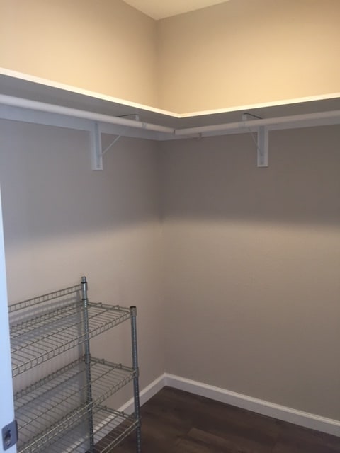 Amplio vestidor - 5272 Yorkton Way