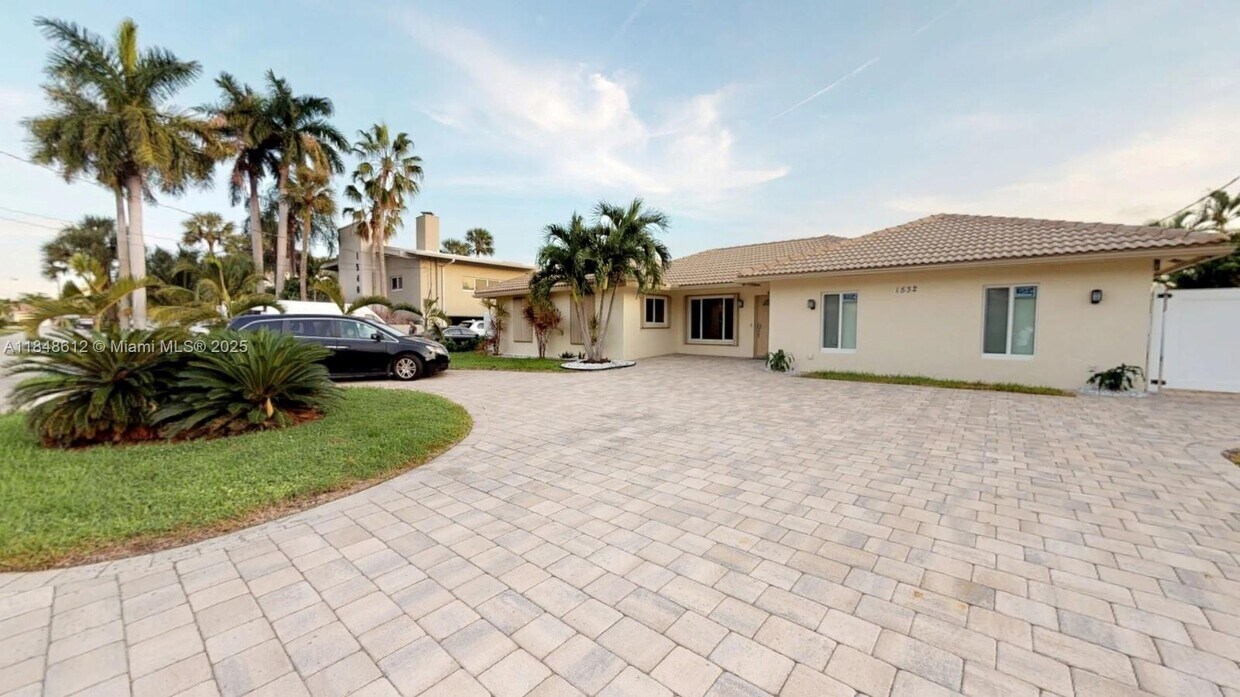 Foto principal - 1532 SE 9th St