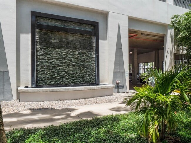 Building Photo - 260 S Osceola Ave