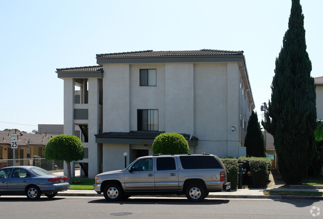 Foto del edificio - 19 College Dr
