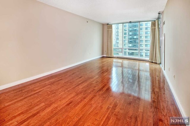 Foto del edificio - 20 Newport Pkwy