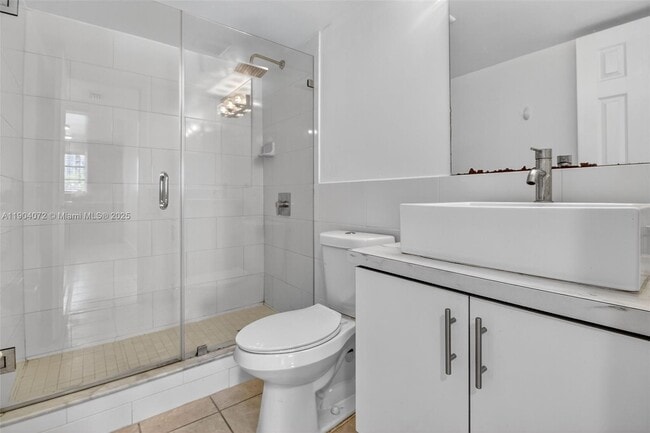 Foto del edificio - 500 NE 26th St