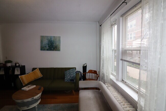Foto del edificio - 44 Longwood Ave