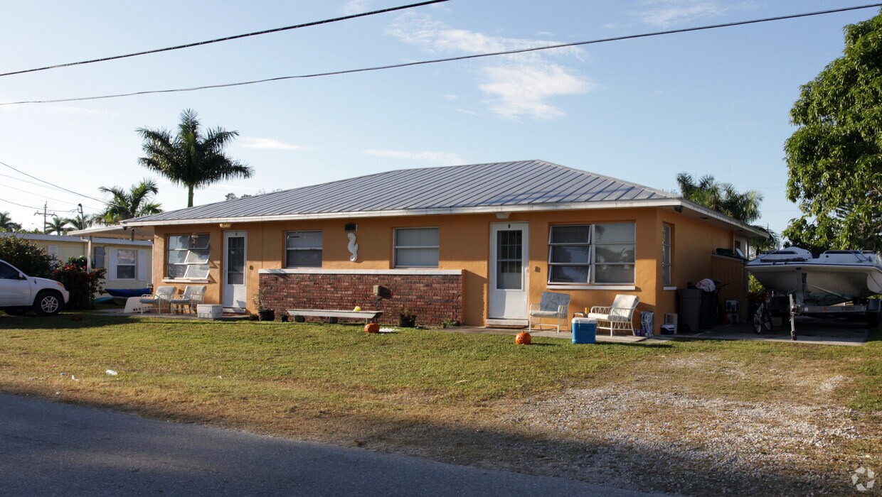 Primary Photo - 11479 Island Ave