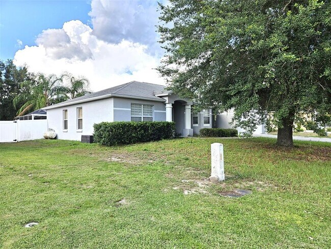 Building Photo - 8010 Oak Run Cir