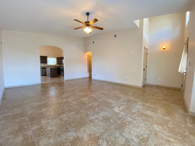 Building Photo - Sandstone Ranch Estates - 3 Bed Refrig A/C