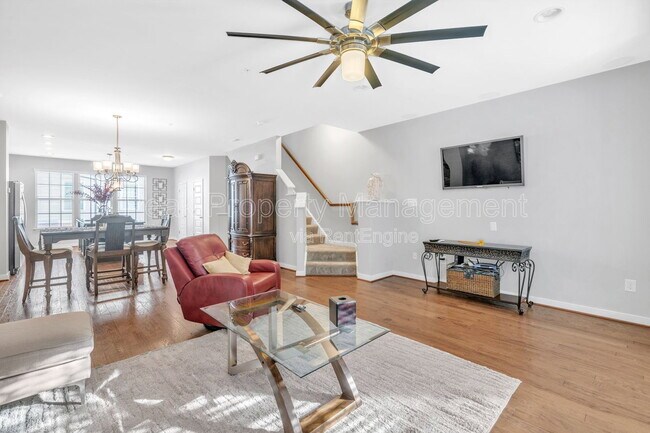 Foto del edificio - 4951 Old Main St