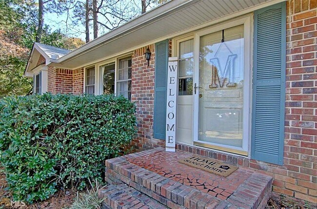 Foto del edificio - Perfect Peachtree City Location, 3 Bedroom...