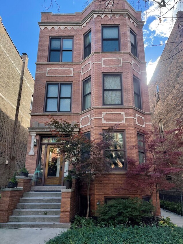 Primary Photo - 2335 W Iowa St
