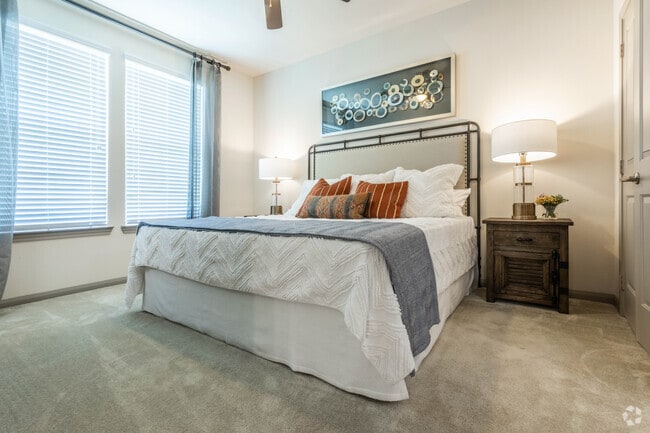 Bedroom - Oakwood Crossing