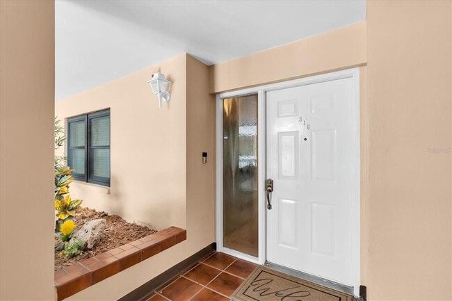 Building Photo - 6500 Sunset Way