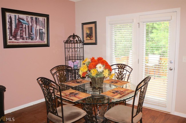 Foto del edificio - 404 Poplar Farms Dr