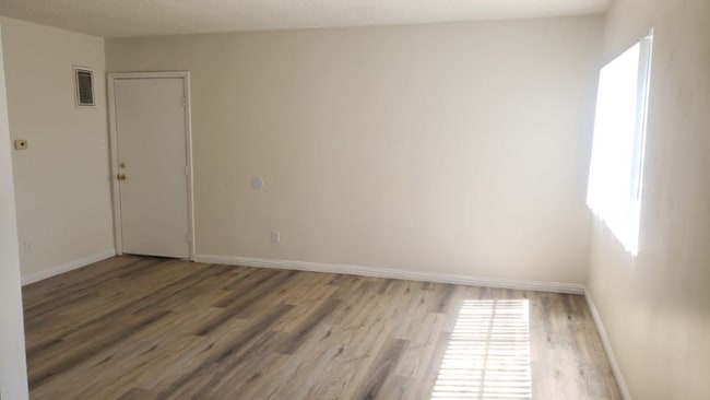 Photo - 6636 Tujunga Ave Apartment