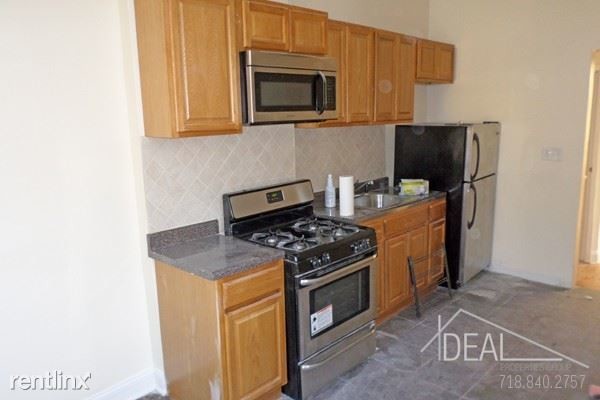 Foto principal - 954 Marcy Ave