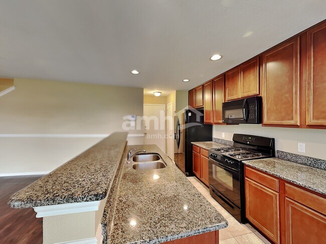 Foto del edificio - 15326 Boulder Hollow Ln