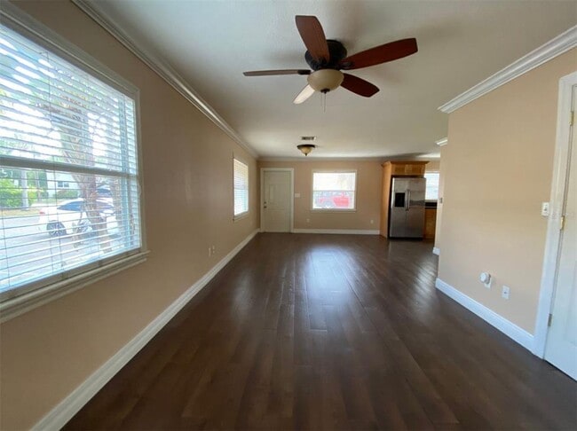 Building Photo - 116 N Evergreen Ave
