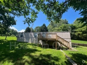 Building Photo - 5 Jesse Ln