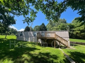 Building Photo - 5 Jesse Ln