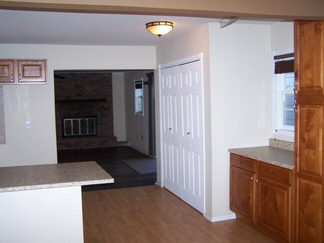 Building Photo - 9220 E Funston St