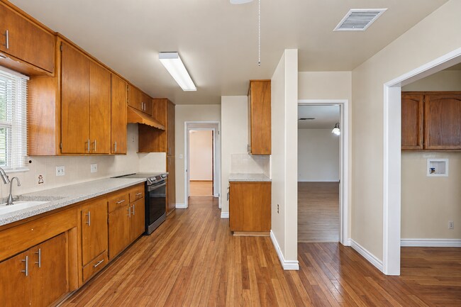 Foto del edificio - 3627 Harding St