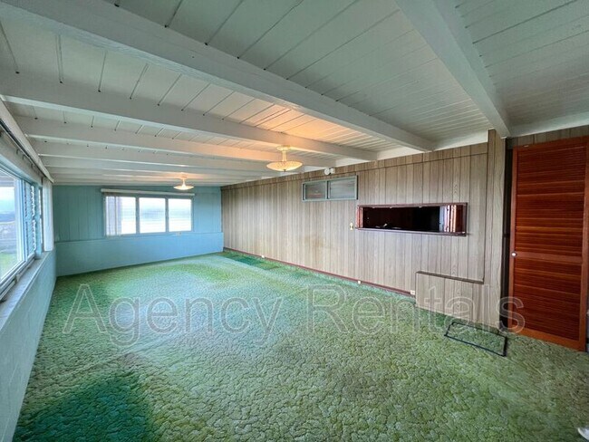 Building Photo - 2458 Aumakua St