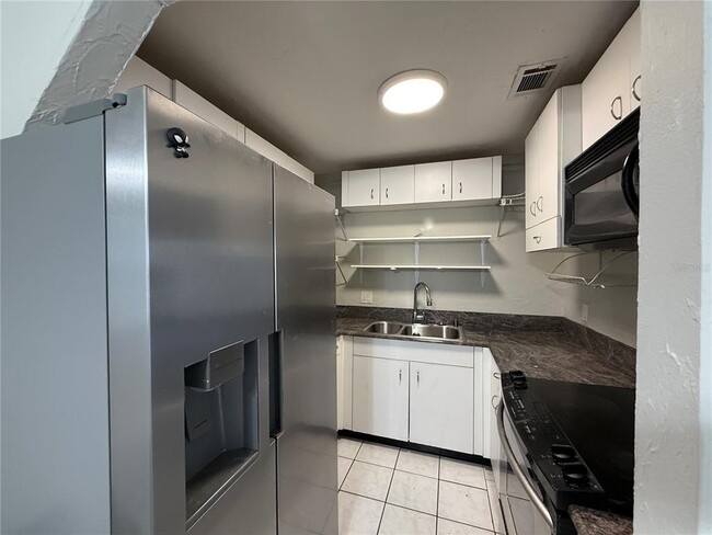 Foto del edificio - 4805 Rilma Ave