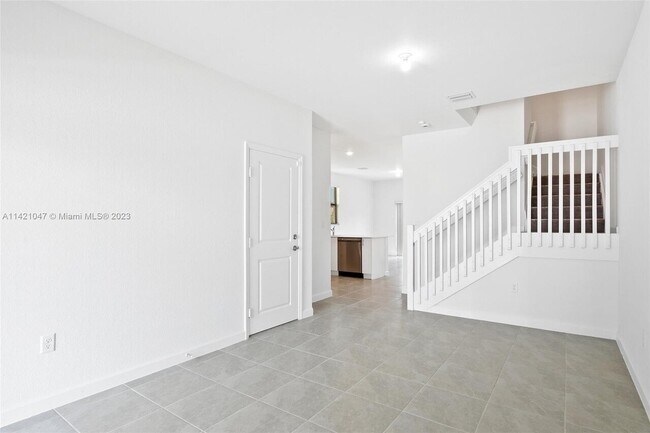 Building Photo - $3,000 11934 SW 247th Terrace