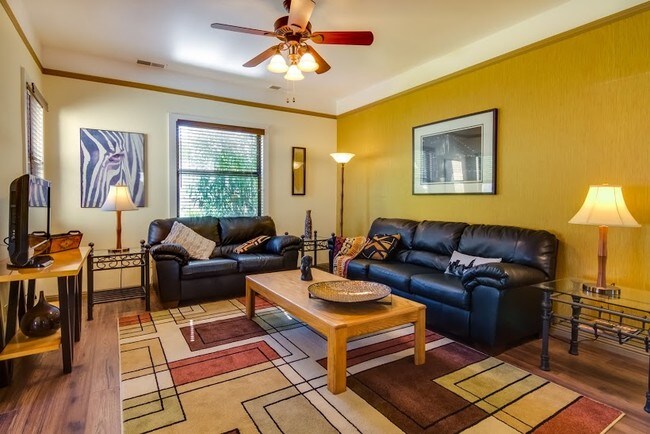 Foto del edificio - 355 1st St E