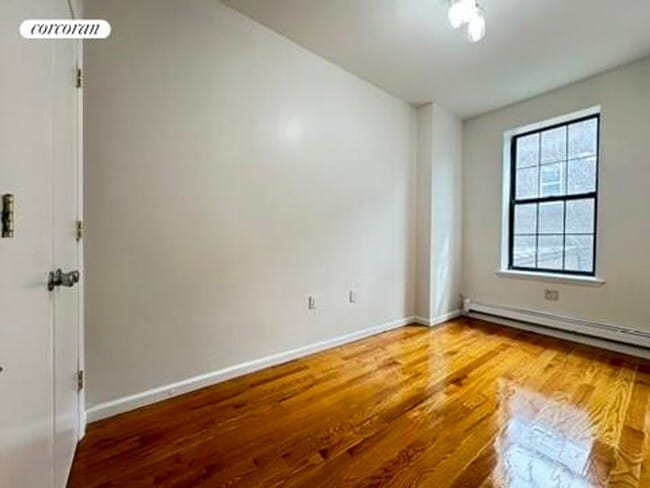 Foto del edificio - 247 Troy Ave