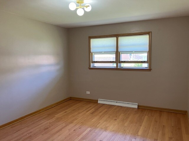 Building Photo - 5012 N Neenah Ave