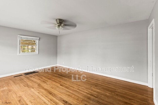 Photo - 5514 Rosemont Dr House