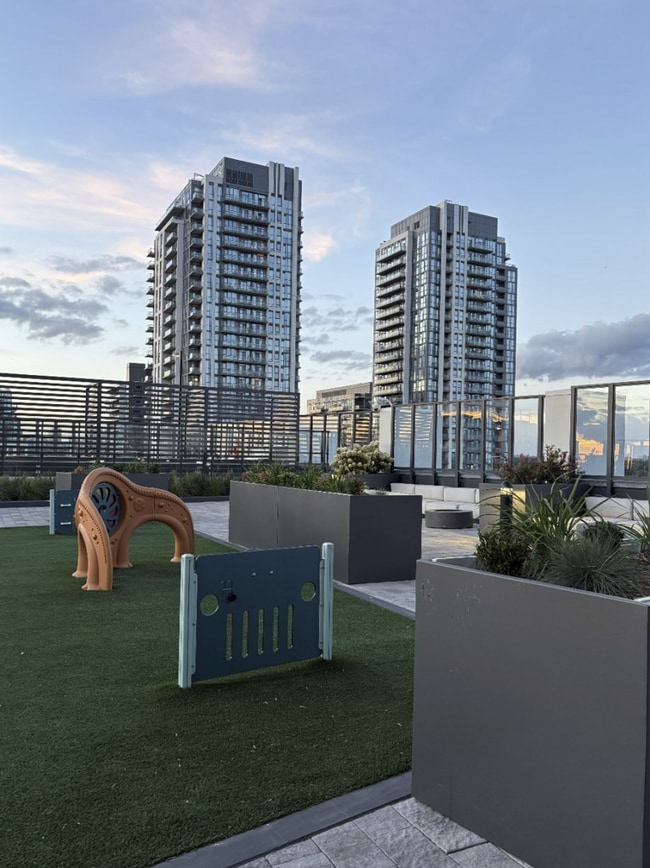Building Photo - 36 Zorra St