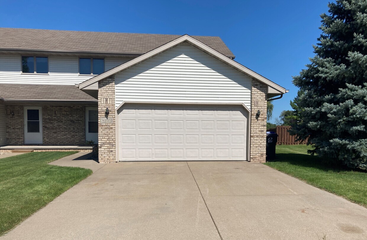 Primary Photo - W3172 Westowne Ct