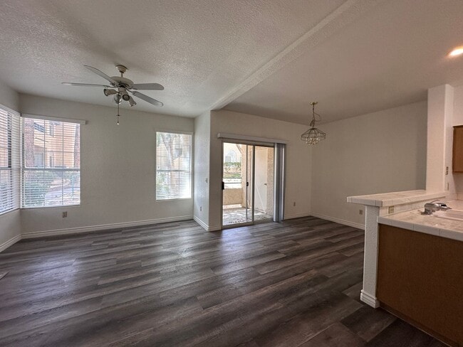 Building Photo - 3 BEDROOM CONDO ON FIRST FLOOR NEAR POOL W...