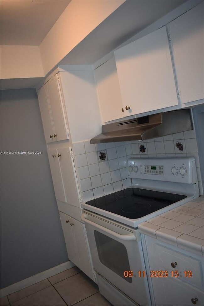 Foto del edificio - 1885 NE 121st St