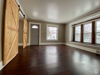 Building Photo - 714 4th St