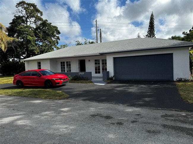 Building Photo - 5406 Bayberry Ln