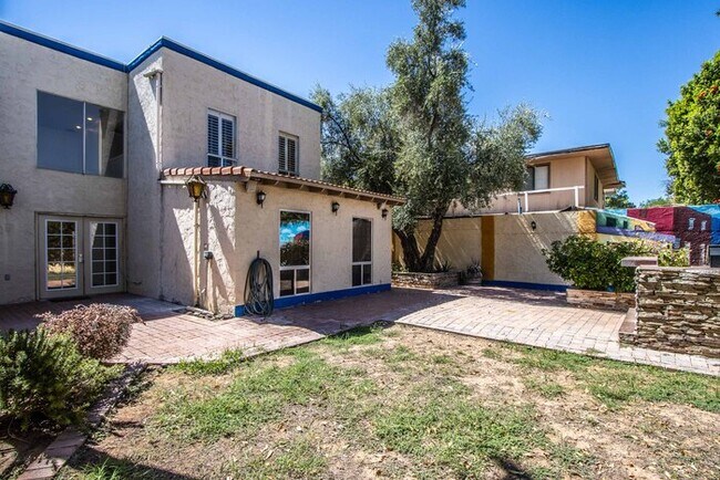 Foto del edificio - Central Corridor BEAUTIFUL HOME!!! Modern ...