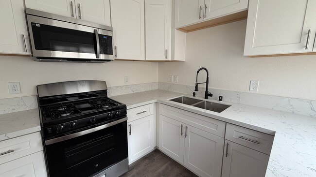 Building Photo - MeadSt221-223