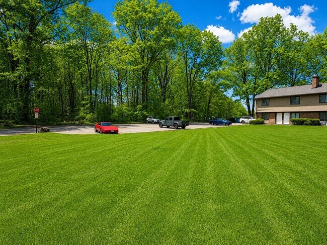 Building Photo - 2429-2457-2457 Echo Valley Dr