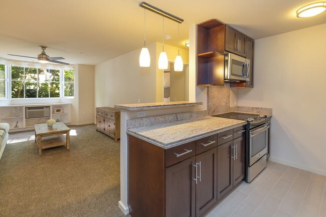 Building Photo - 1810 Kaioo Dr