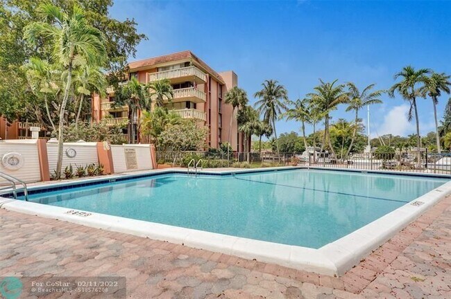 Building Photo - 1350 River Reach Dr