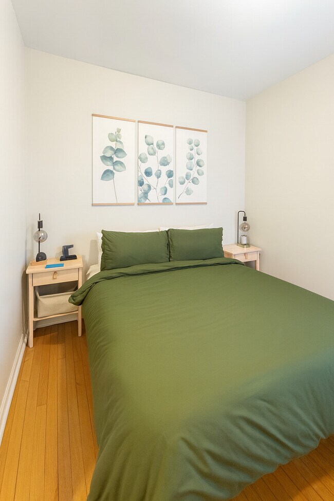 Foto del edificio - 1340 W Byron St