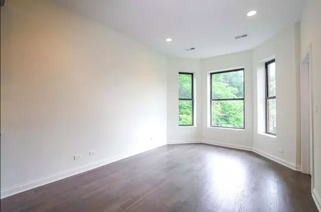 Foto del edificio - 2852 W Shakespeare Ave