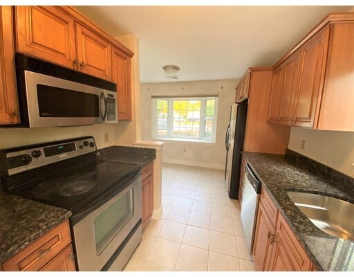 Building Photo - 701 Brookside Dr
