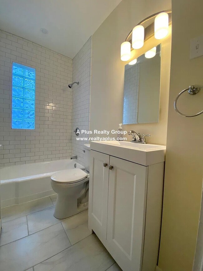 Building Photo - 840 South St