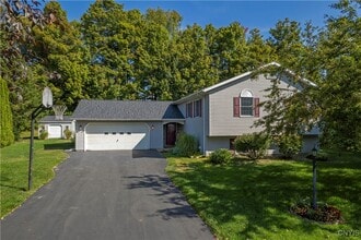 Building Photo - 58 Family Cir