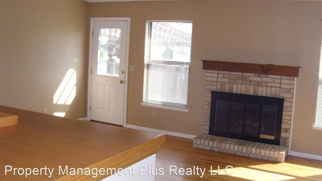Building Photo - 4 br, 2 bath House - 1800 Logan St