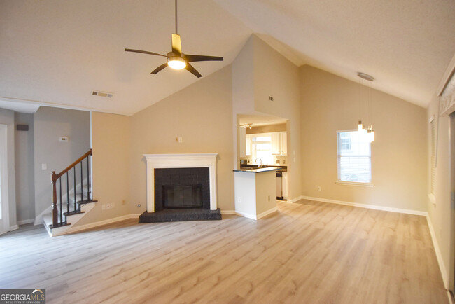 Foto del edificio - 571 N Fairfield Dr