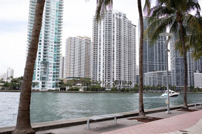 Building Photo - 325 S Biscayne Blvd